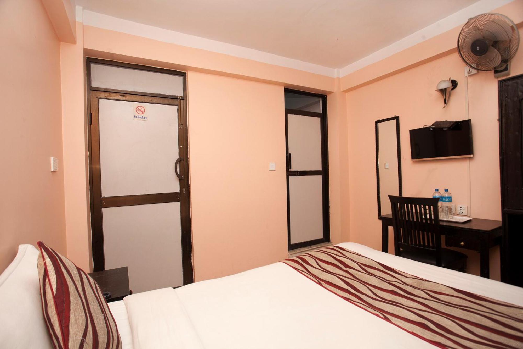 Kathmandu City Hotel Екстериор снимка