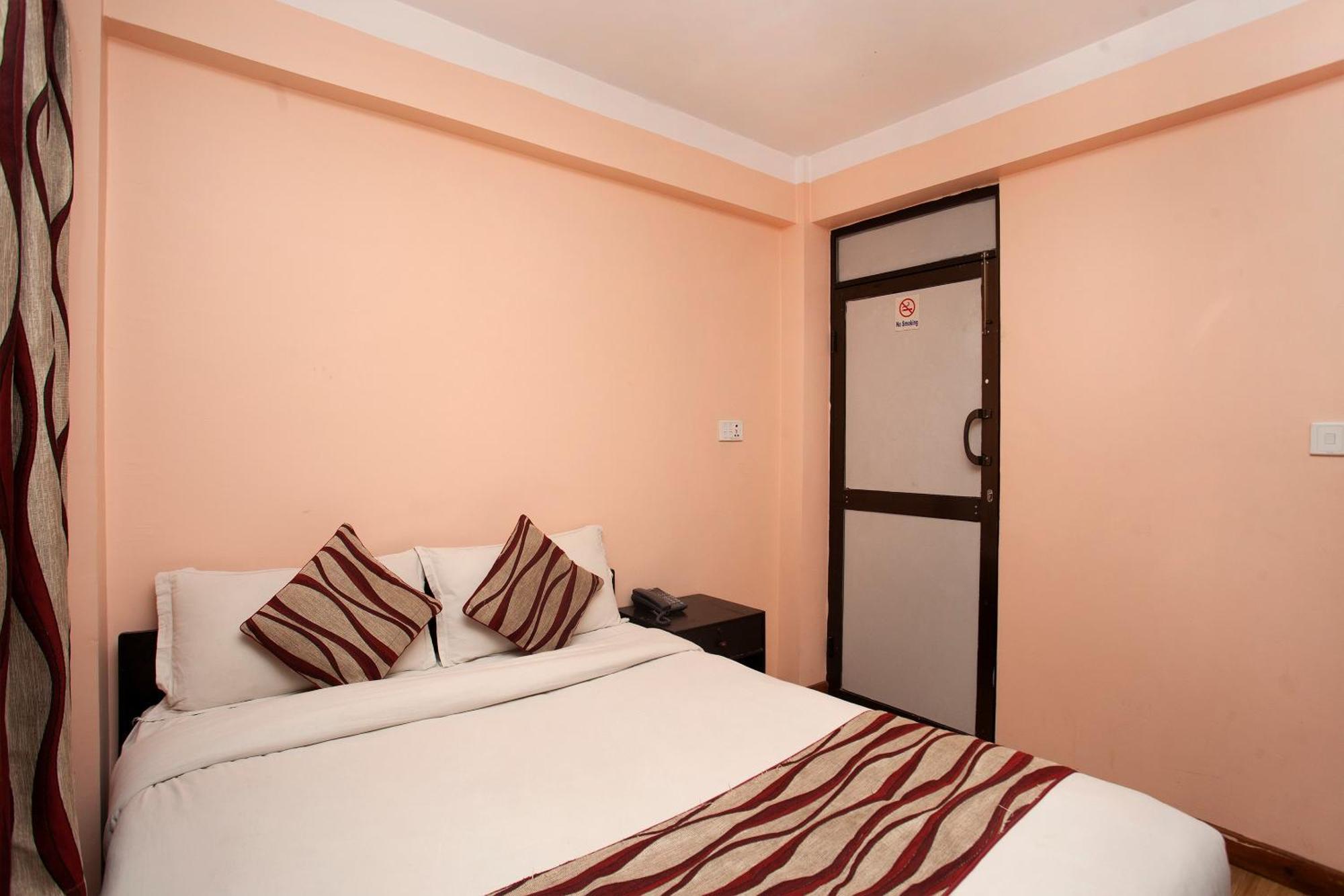 Kathmandu City Hotel Екстериор снимка
