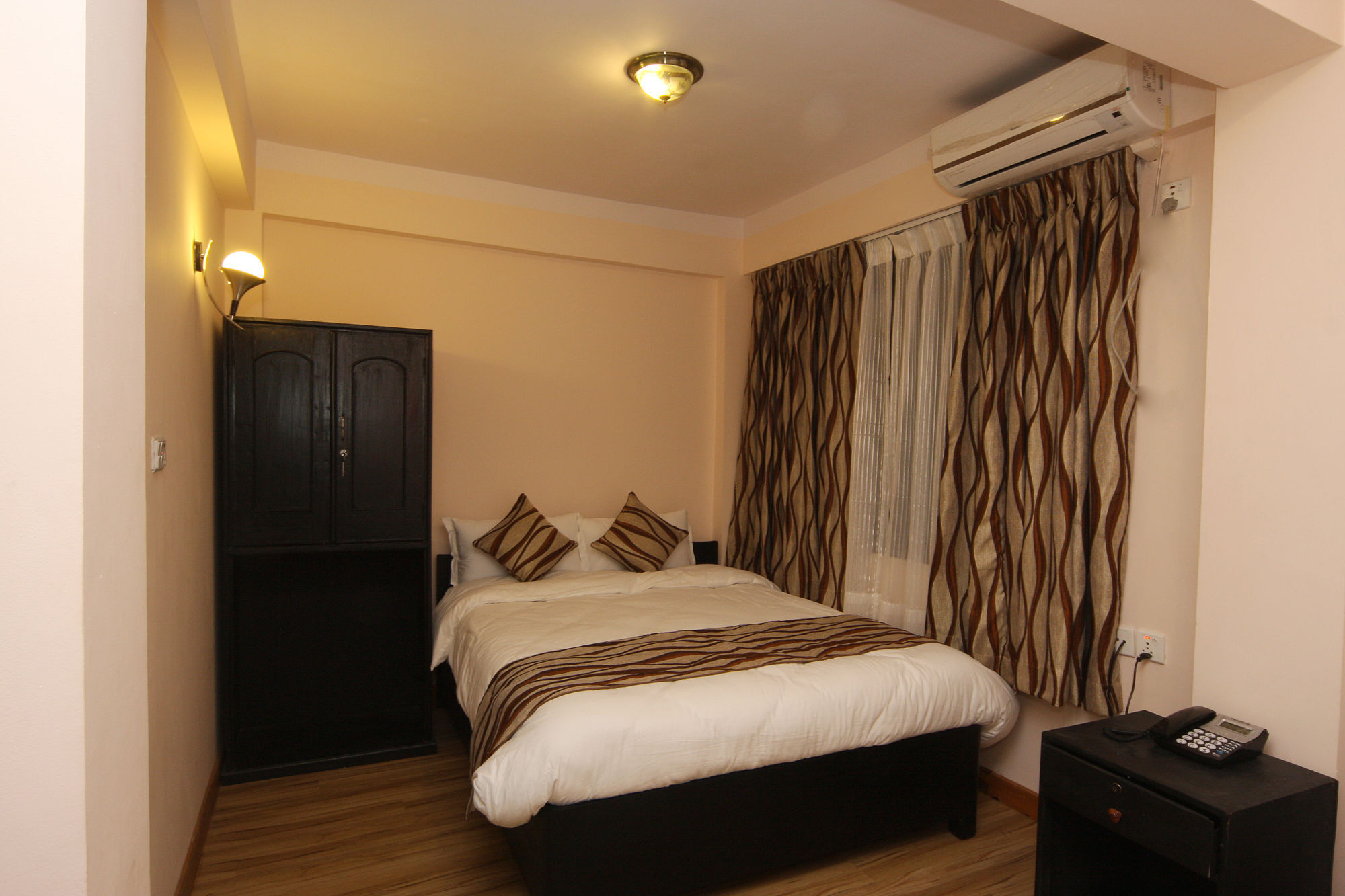 Kathmandu City Hotel Екстериор снимка